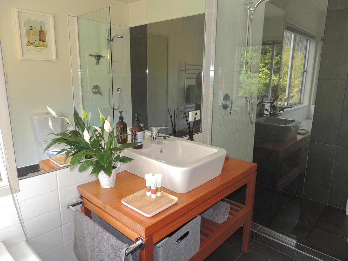 Woodyhanger Lodge Whitianga Exterior foto